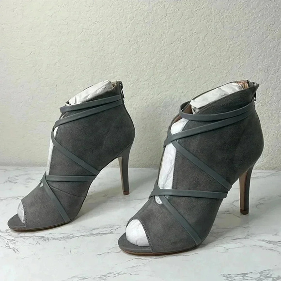 Journee Collection Women's Wide Width Samara Bootie Size 8 - Picture 1 of 12